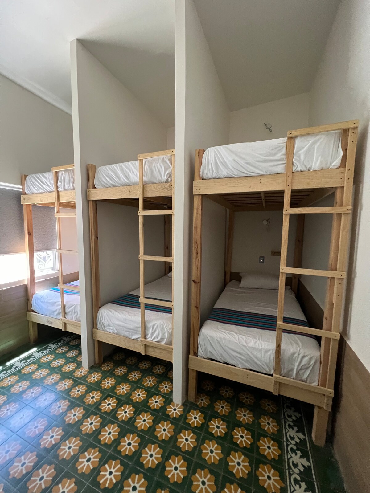 Habitación de 6 camas en hostal