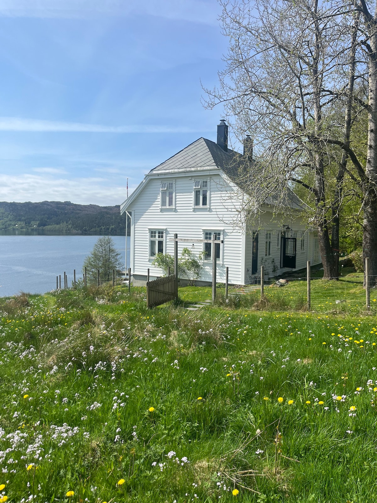 Vestlandsperle ved sjøen