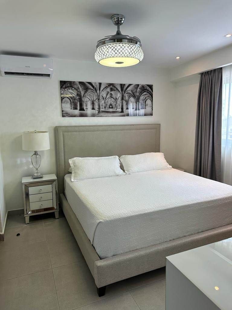 Apartment in Piantini King bed