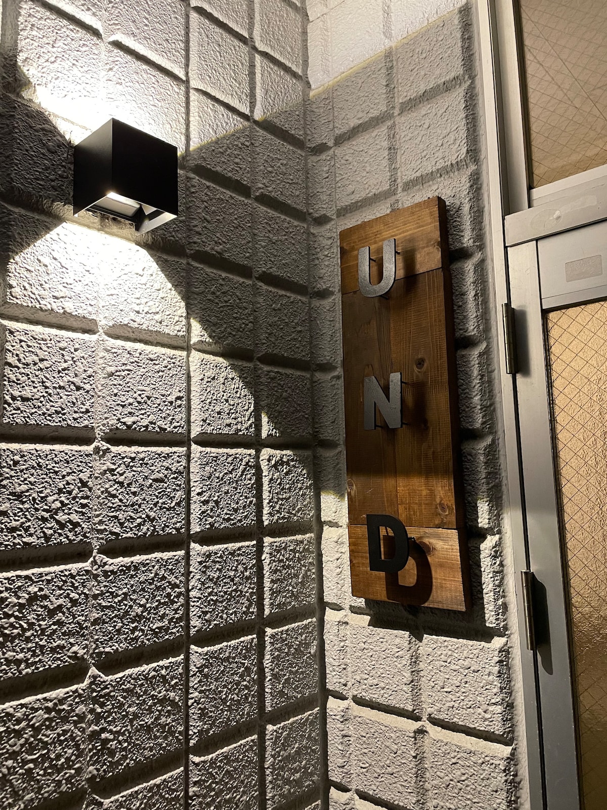 大分县Saeki市 
最大18名全 9
室 HOSTEL AND