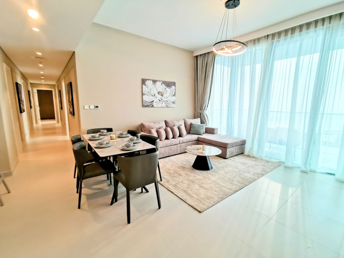 5401 Modern Apartment with Burjkhalifa view + maid