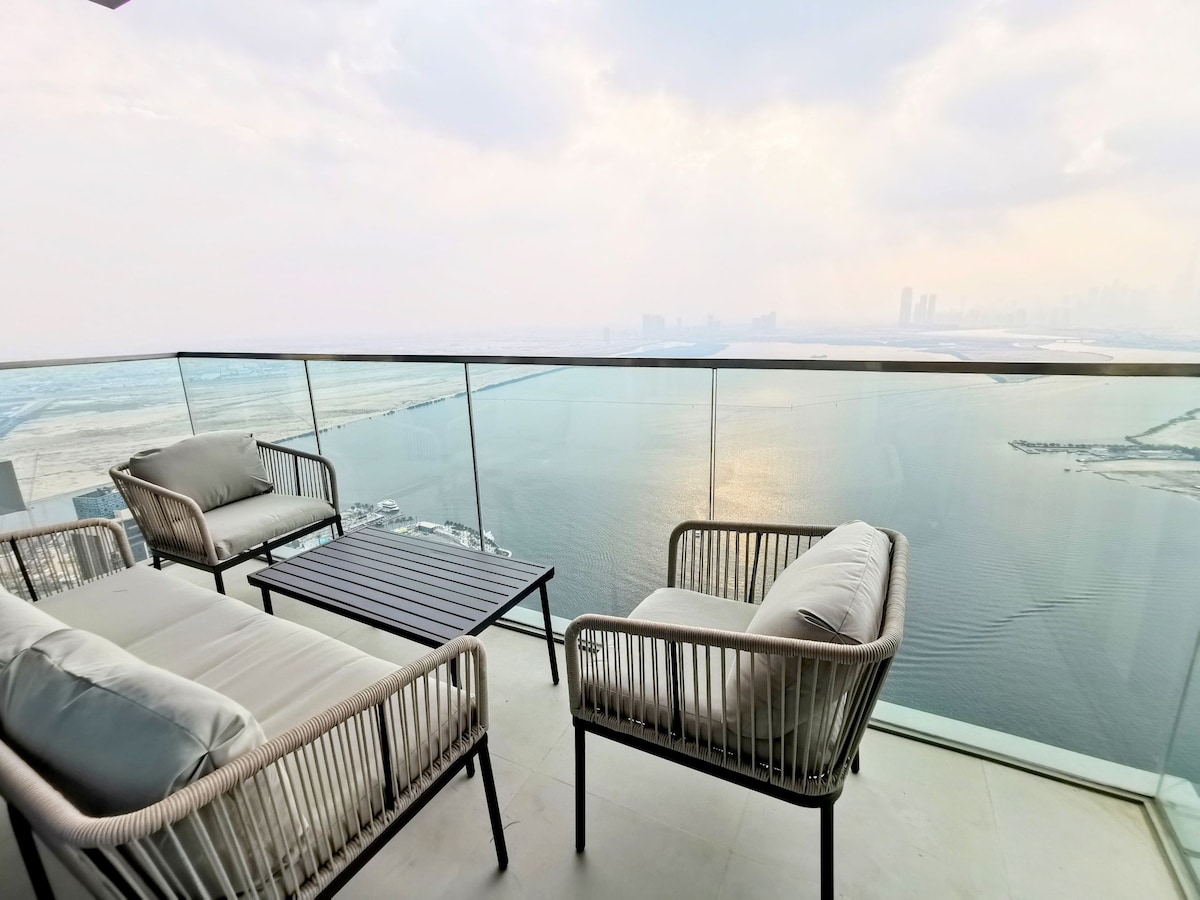 5401 Modern Apartment with Burjkhalifa view + maid
