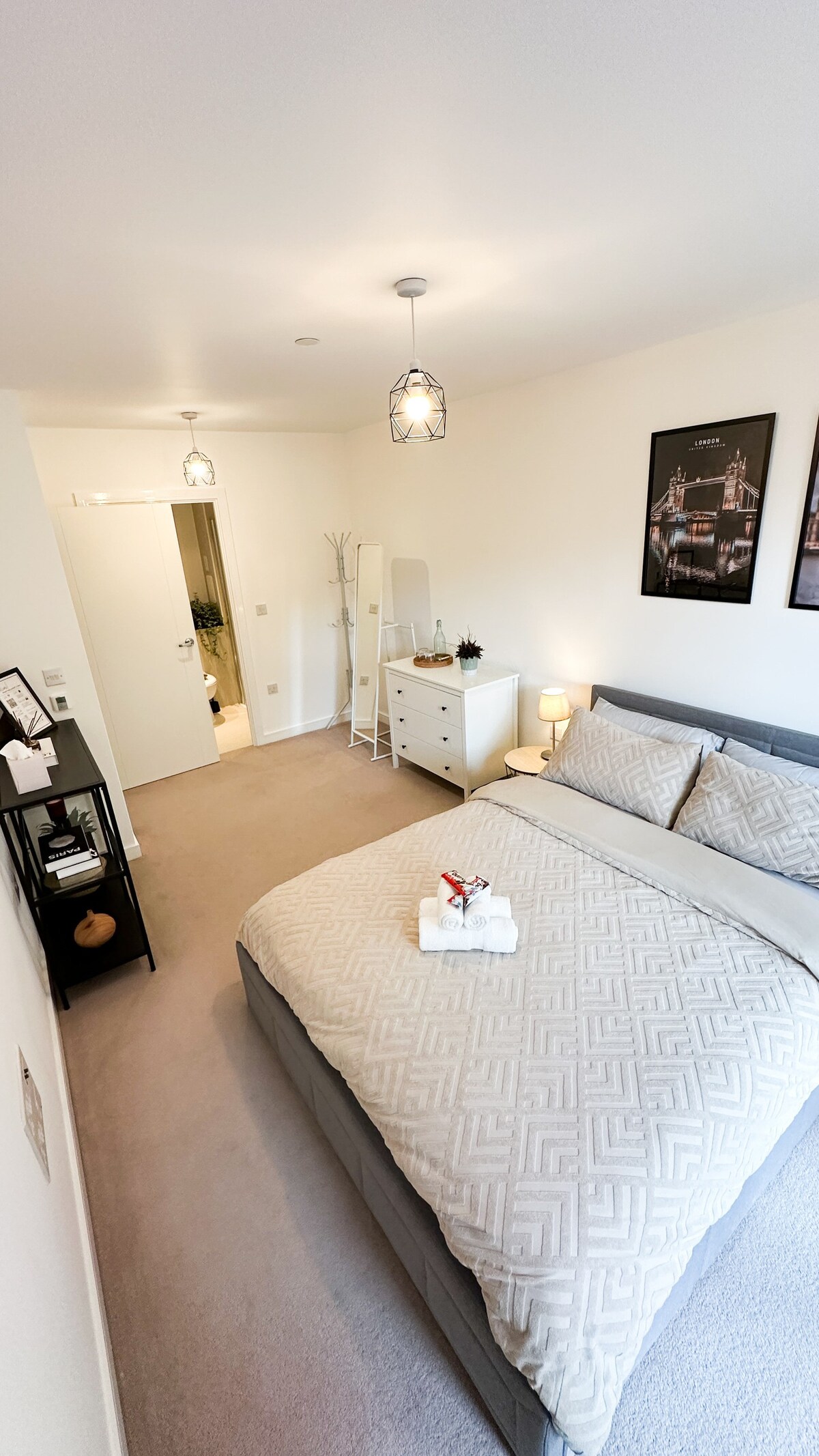 Luxury Double Room (en-suite) -The O2 & Greenwich.