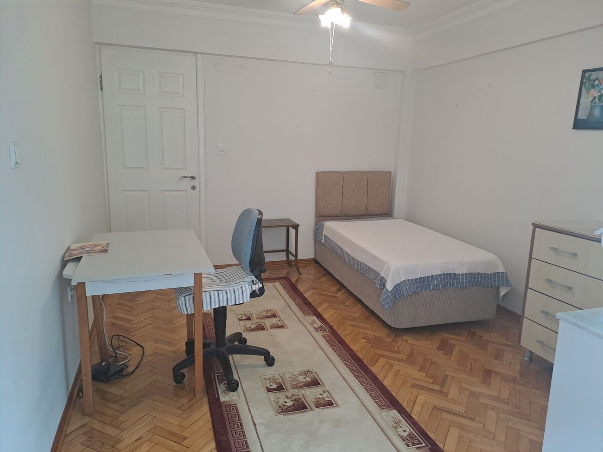 Room in Karsiyaka