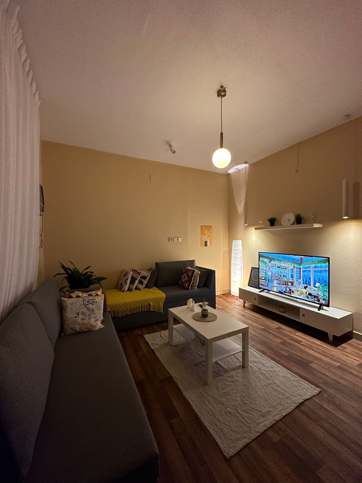 带卧室和优雅休息室的公寓现代（自助入住）