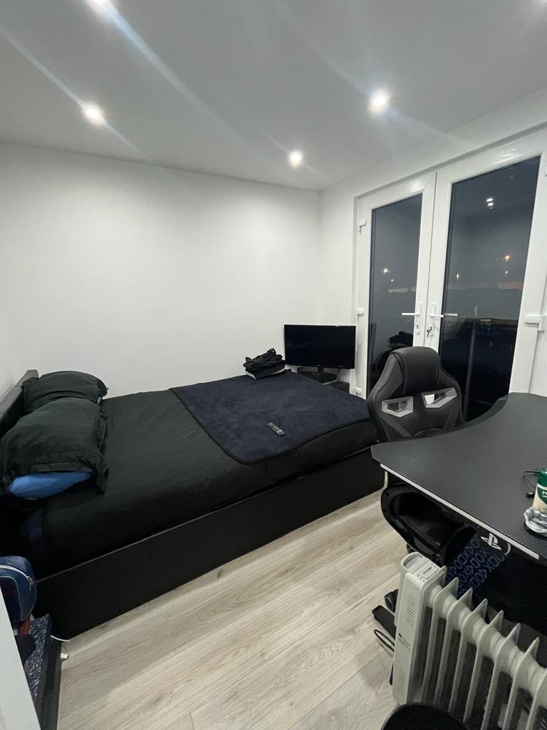 Modern 4 Bedroom House