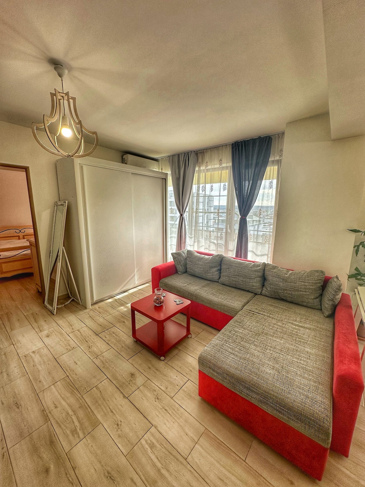 Apartment with Panoramic Balcony - Promenada Mall