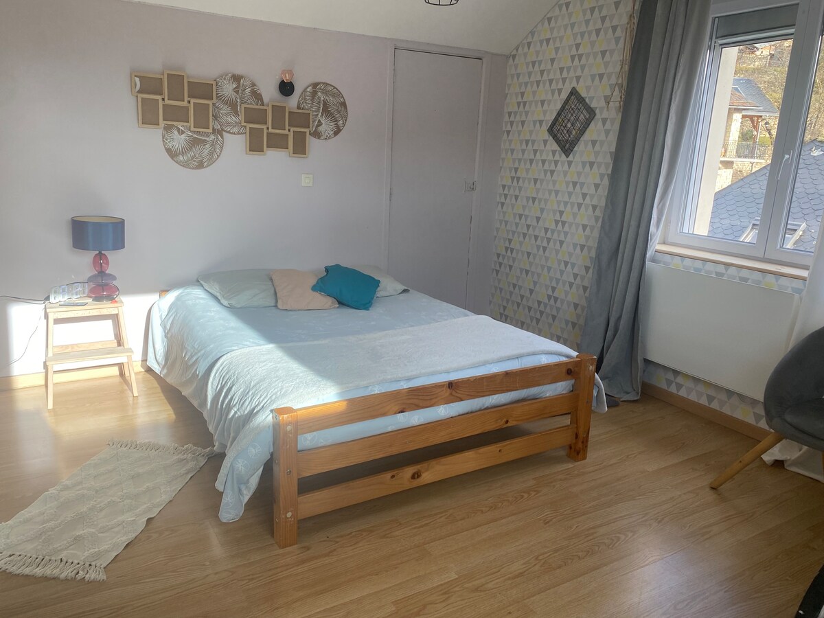 Chambre privative chez nous