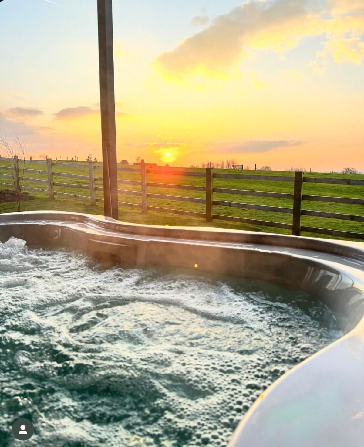 The Fuller's Shed Luxury Private Hot Tub & View