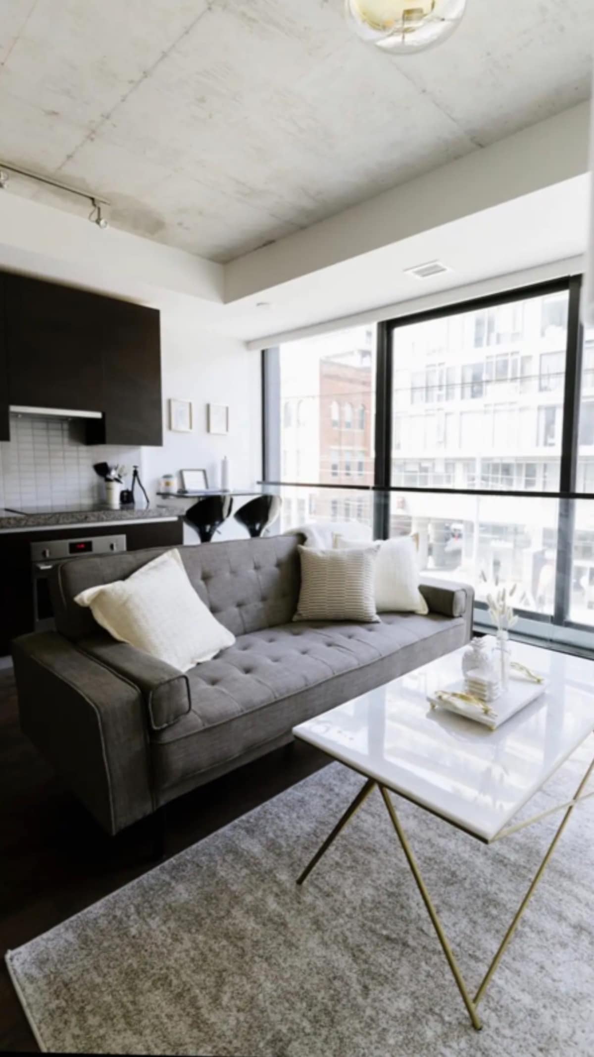 Cozy 1bdrm @ King West - Heart of Downtown Toronto