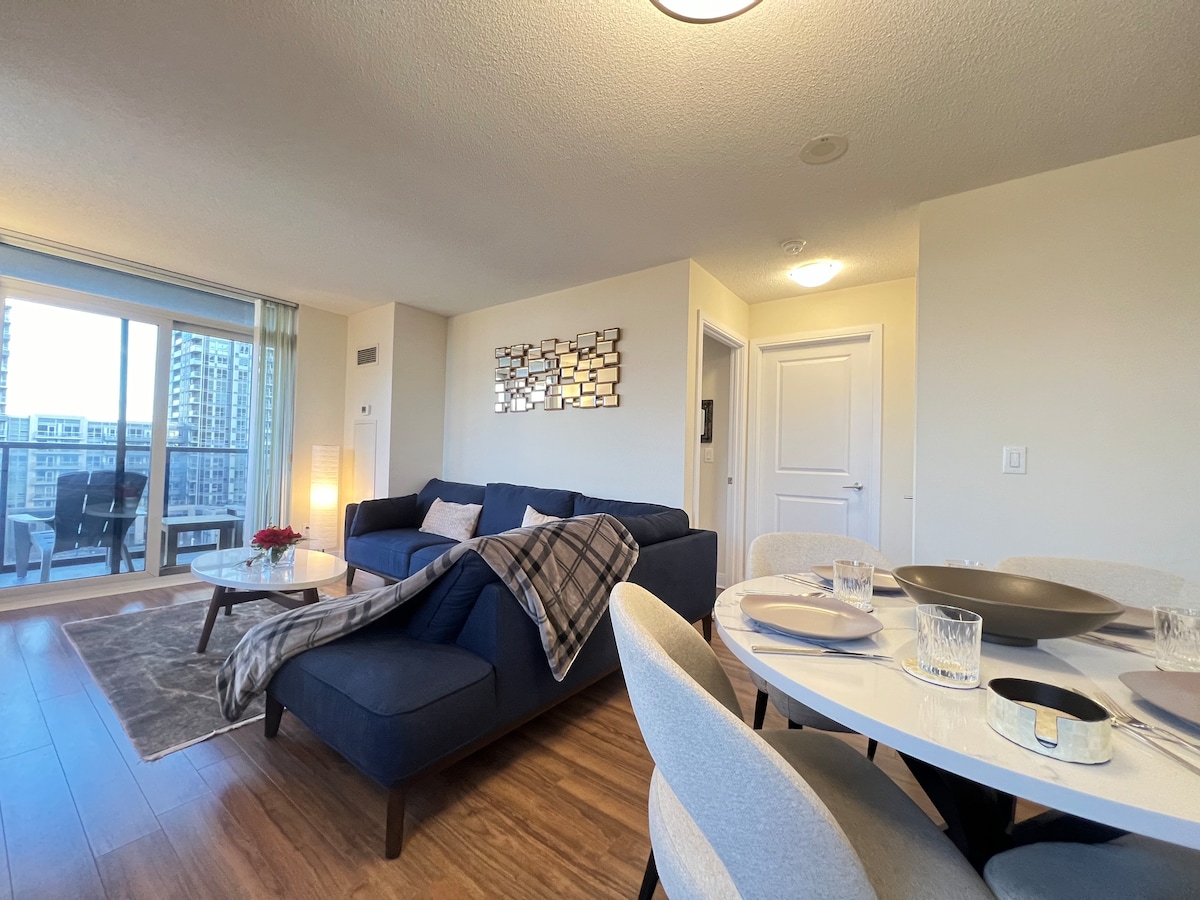 Stylish 2 BD | 2 BA Family Unit, Steps from Subway