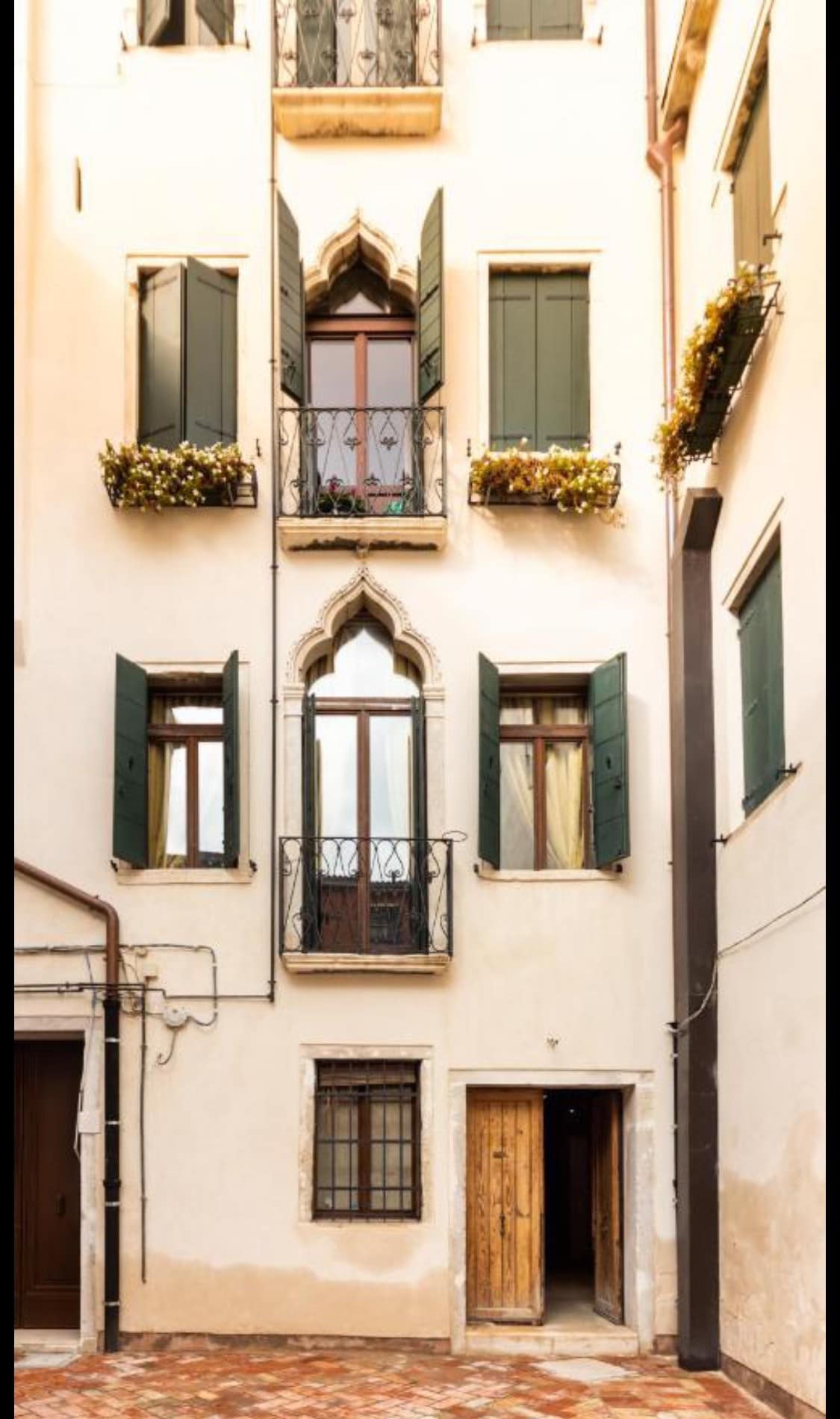 Palazzo Eremite-giardino privato e vista canale