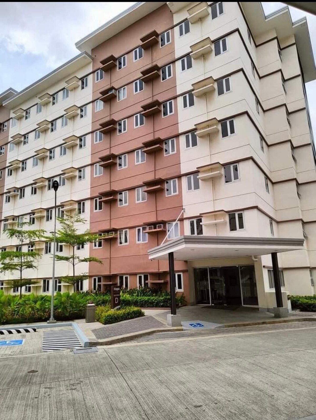 SM购物中心附近的Jovs StaycationHope Residences