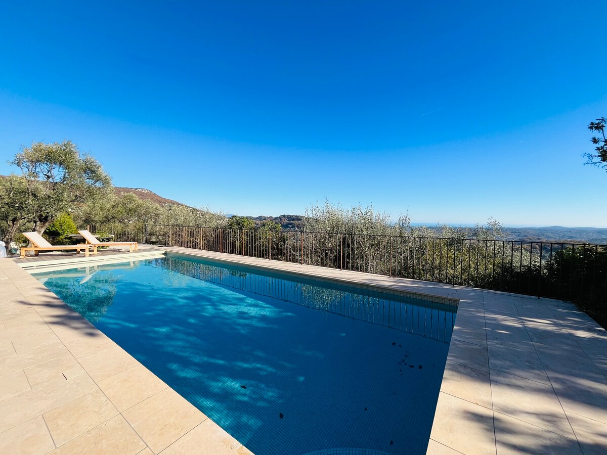 Beautiful 5 bed villa with super view in Grasse