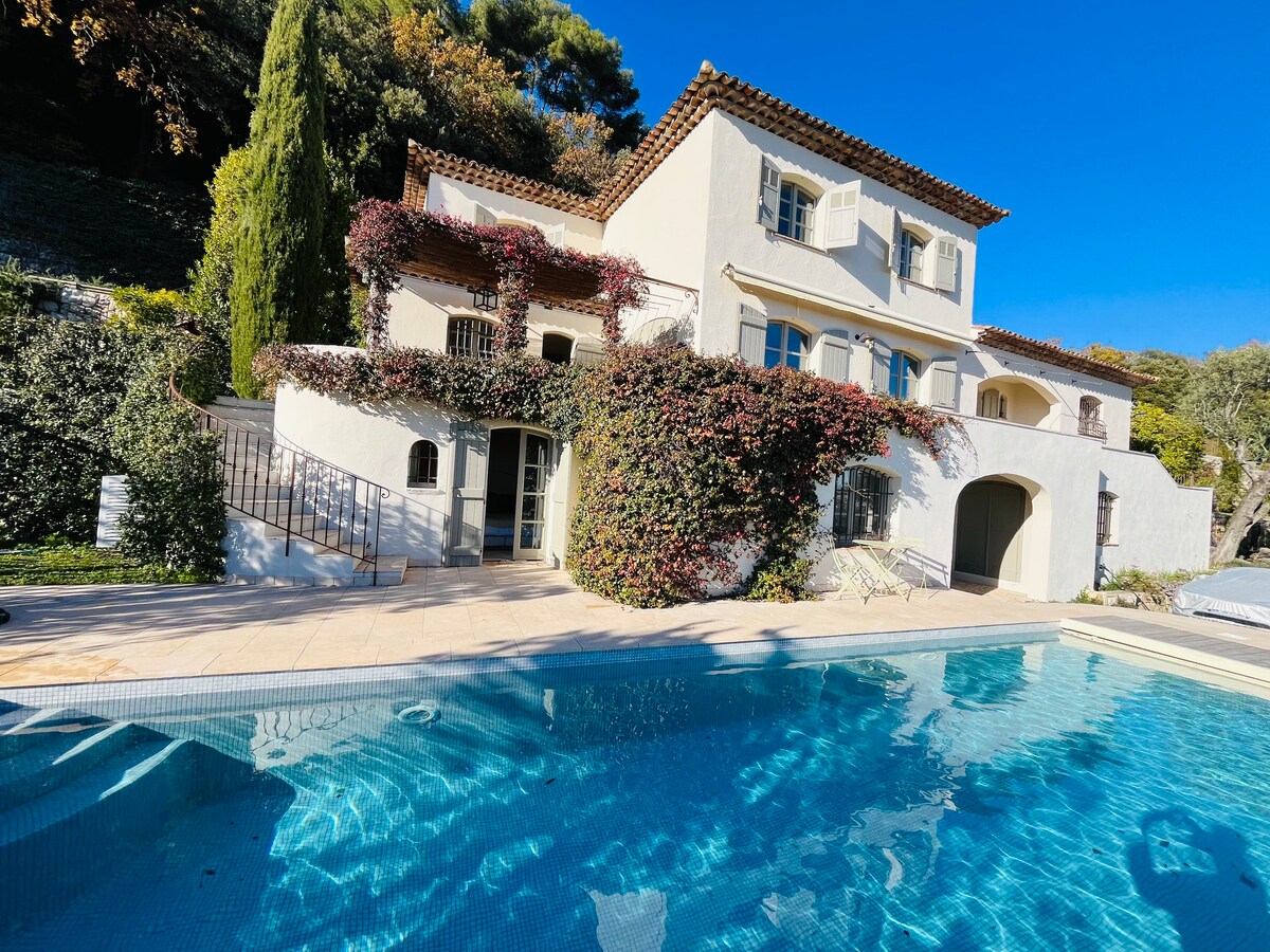 Beautiful 5 bed villa with super view in Grasse