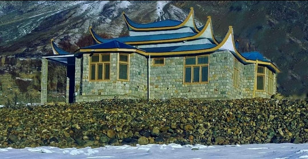 Shandur Paradise Hotel, Teru