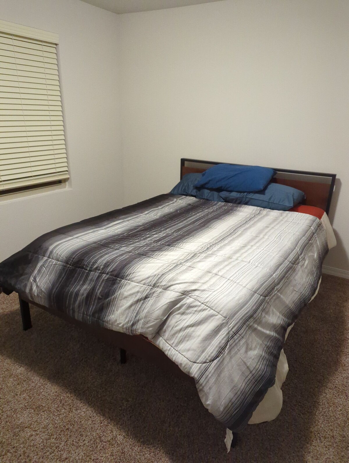 spare room to rent queen bed