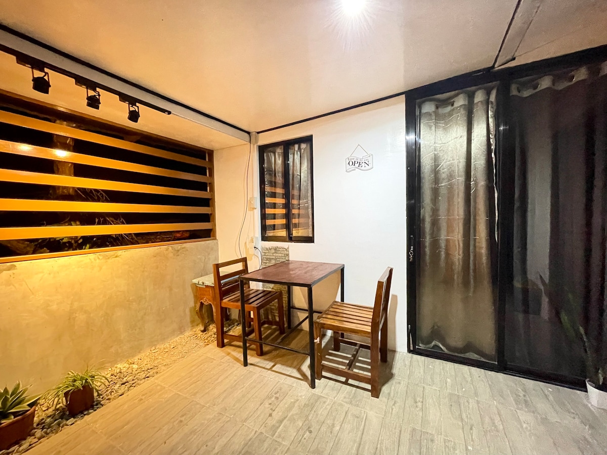 "Central Hub Homestay " Near Airport