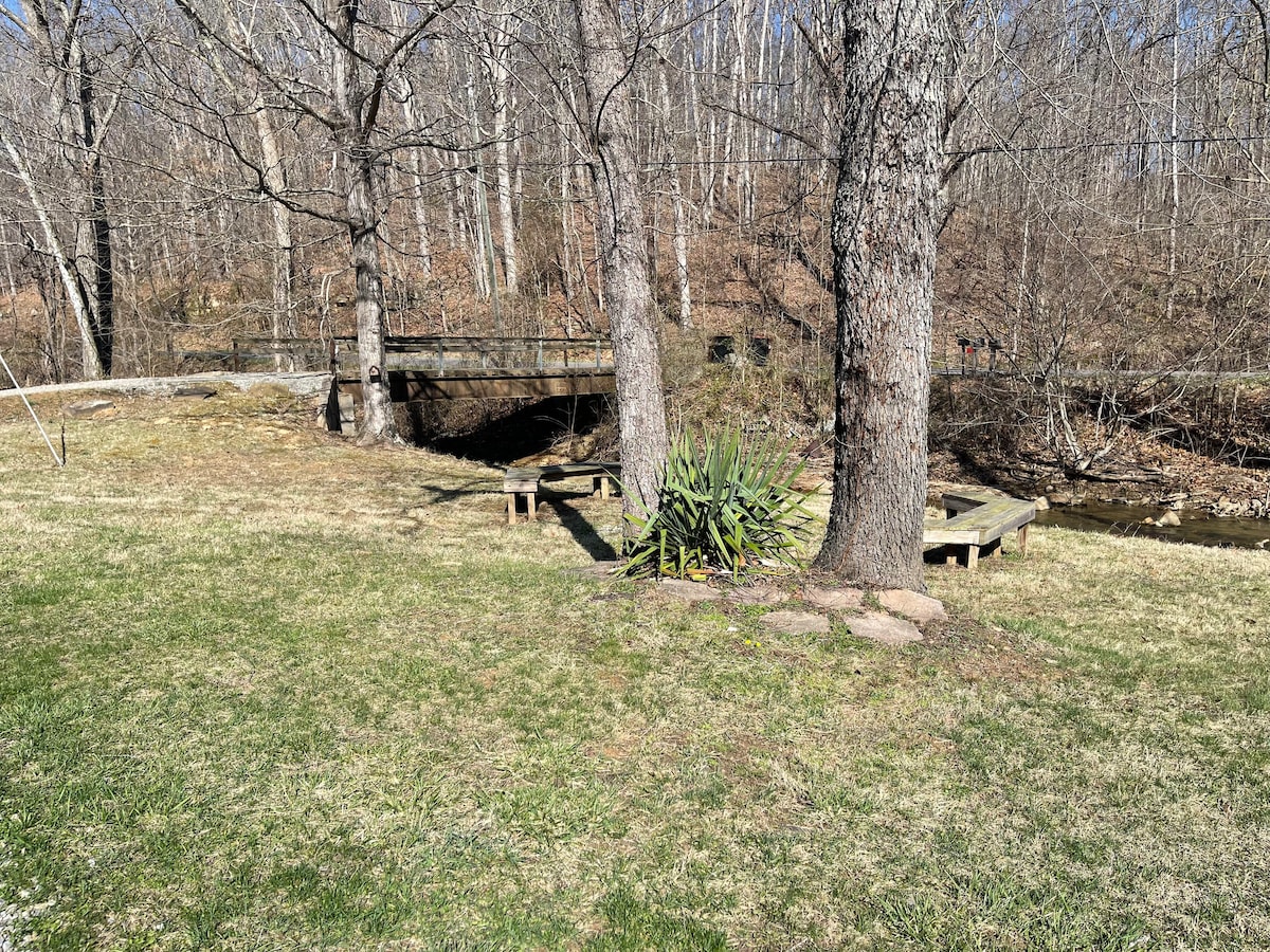 Cozy Cabin •Hot Tub •Shawnee State Park/Forest