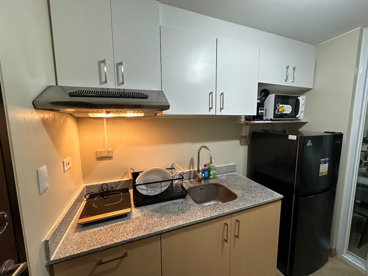 Cozy Studio in Araneta City Premium Disney+Netflix