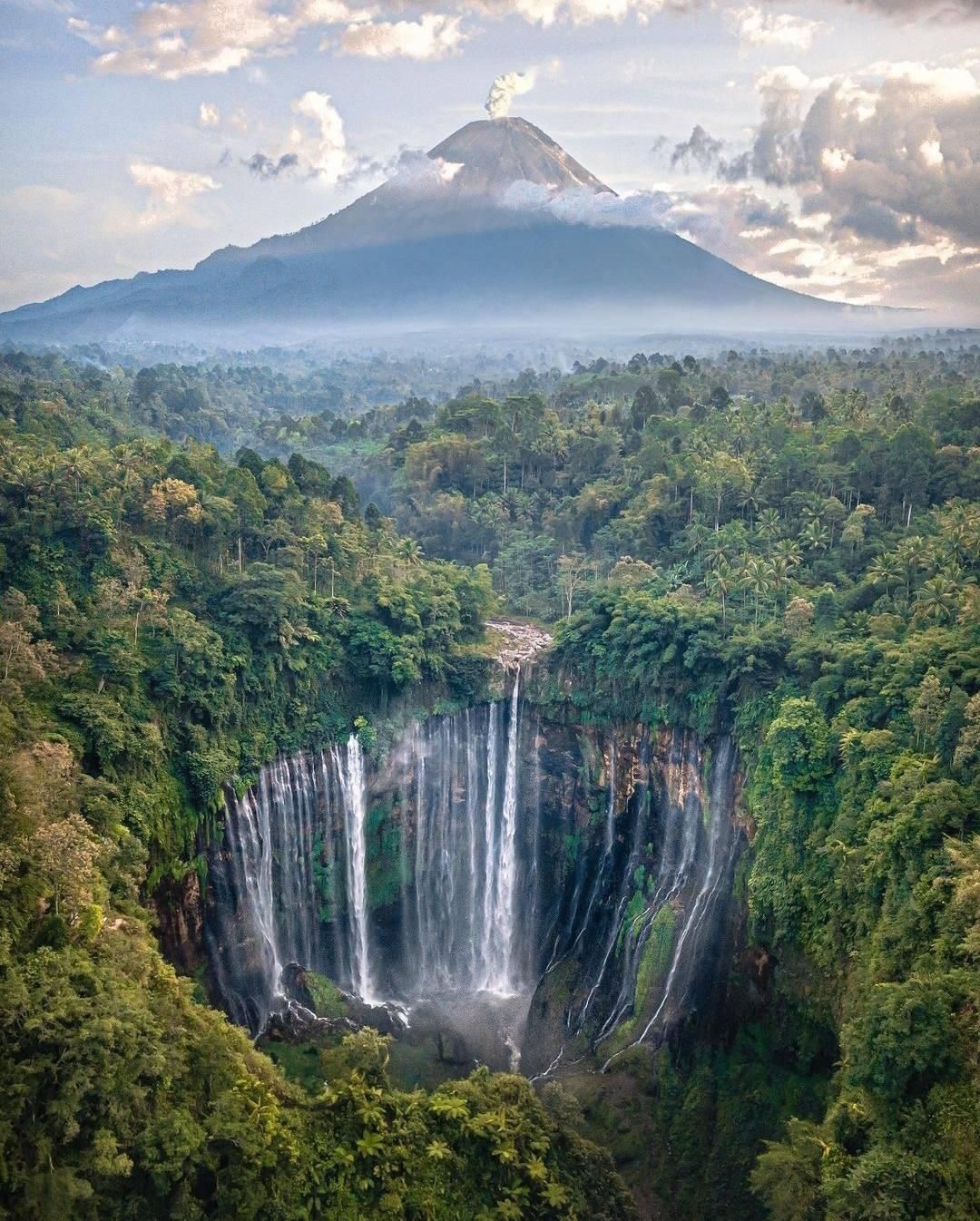 房间tumpaksewu ，景色迷人