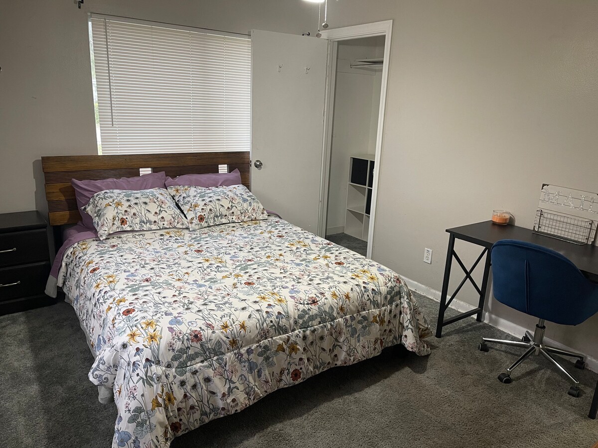 Cozy bedroom in Bradenton Fl.