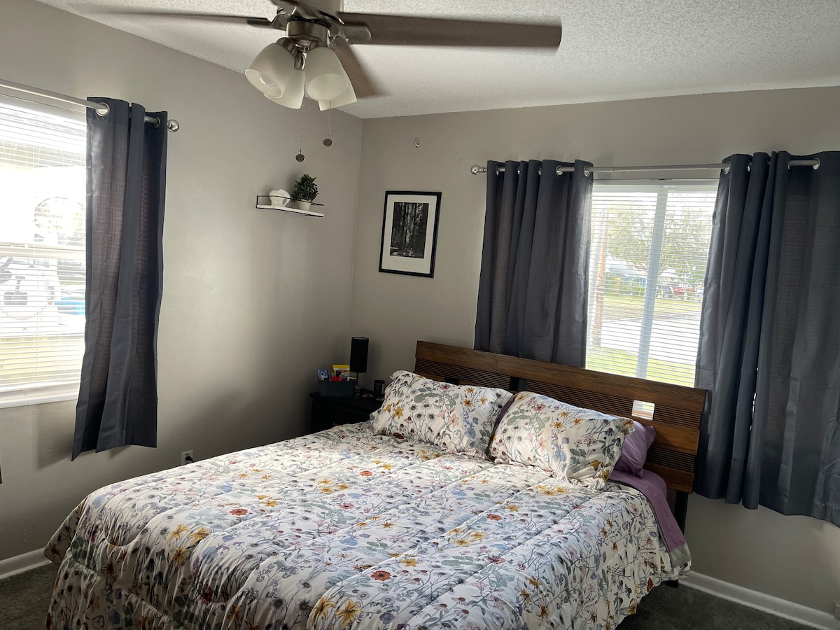 Cozy bedroom in Bradenton Fl.