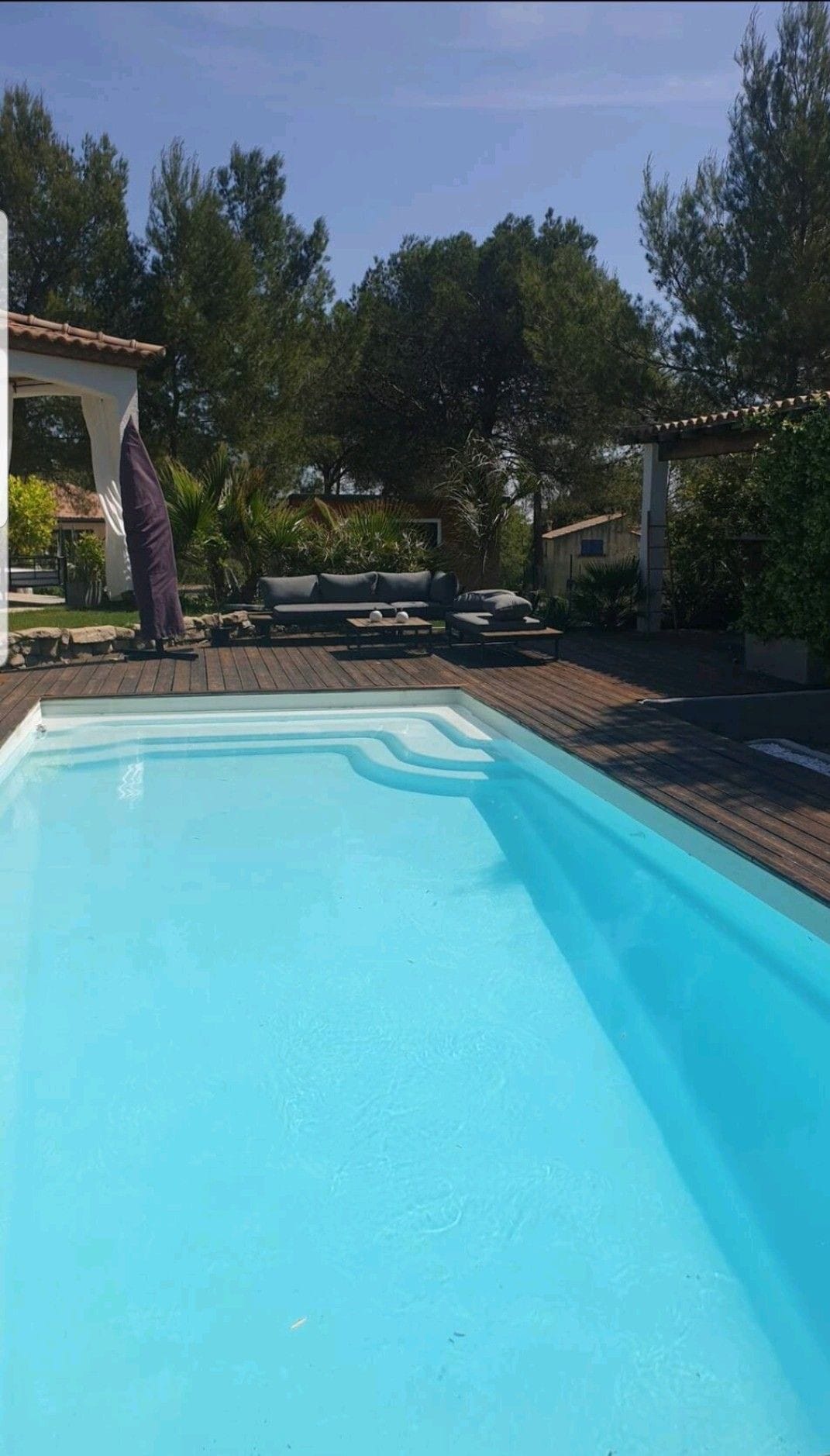 Villa avec piscine et salle de sport