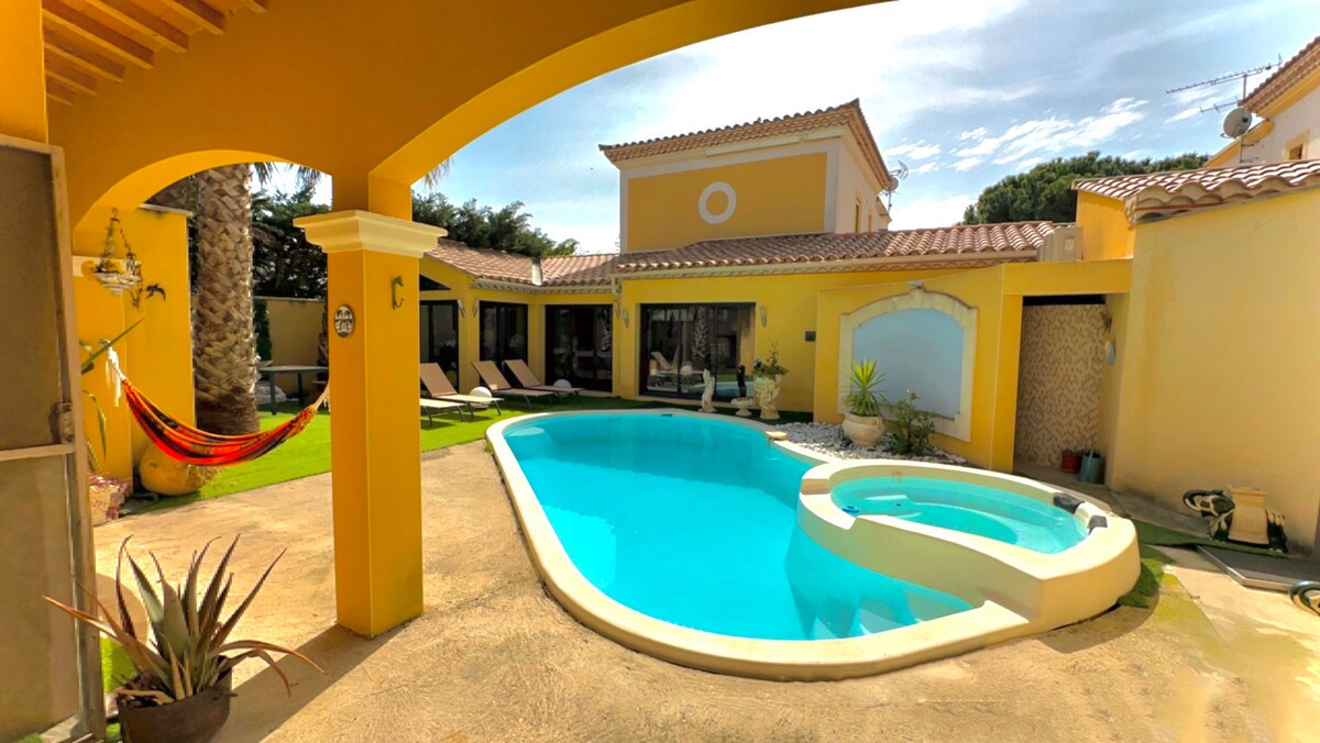 太阳别墅（ The Soleil villa ）