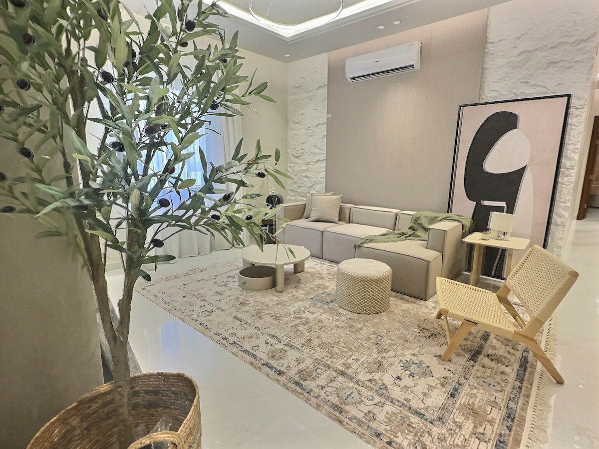 Olive Oasis ，位于阿卜杜勒阿齐兹国王路（ King Abdulaziz Rd ）的5星级3卧室公寓