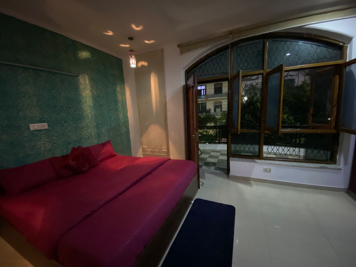 5 Bedroom Villa in Noida