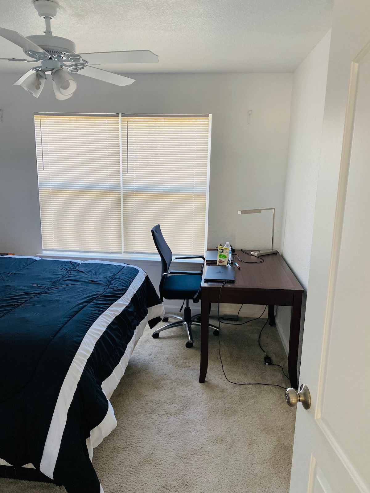 Spacious Room in Hampton VA