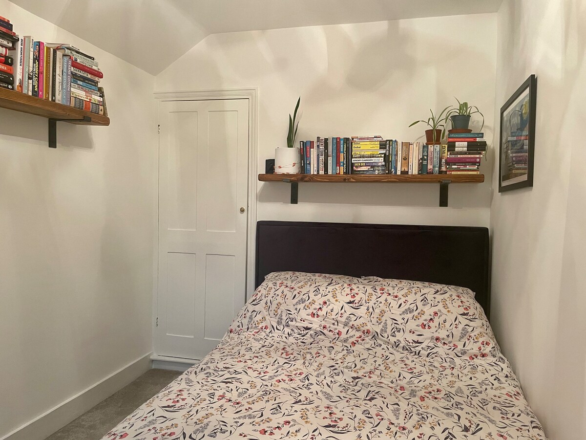 Clean & peaceful double room