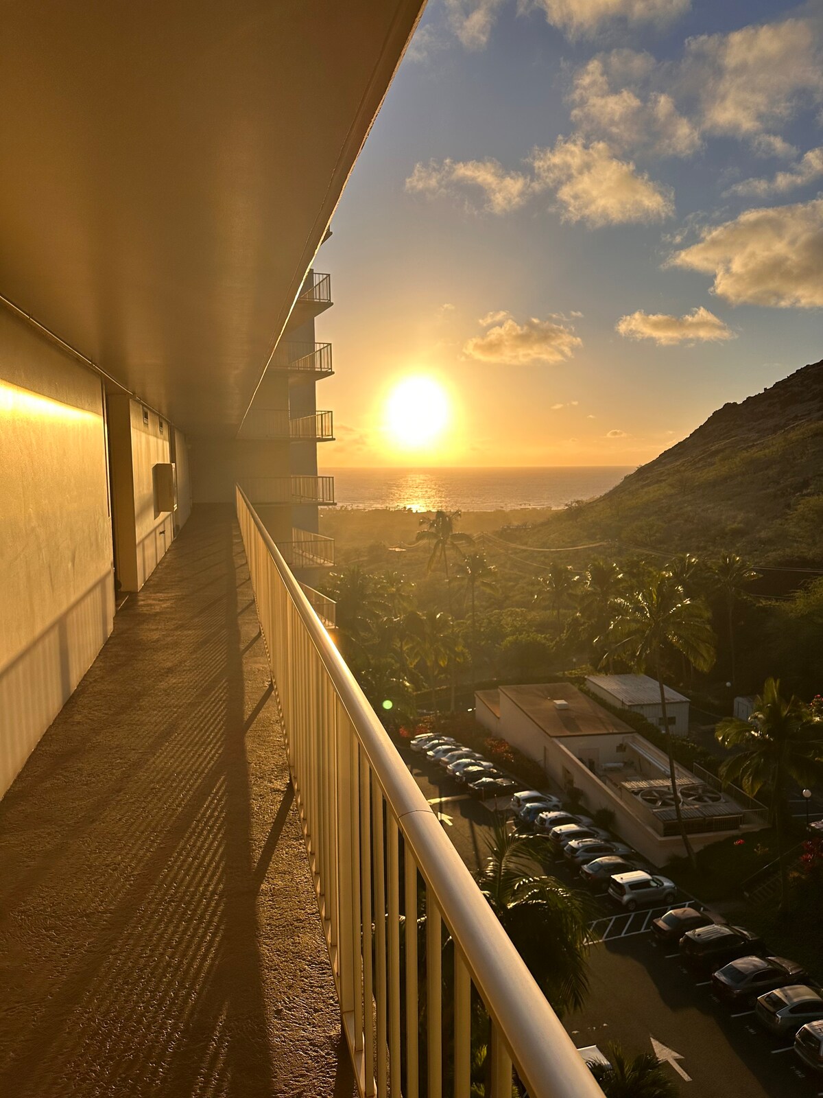 Makaha Valley Towers Paradise