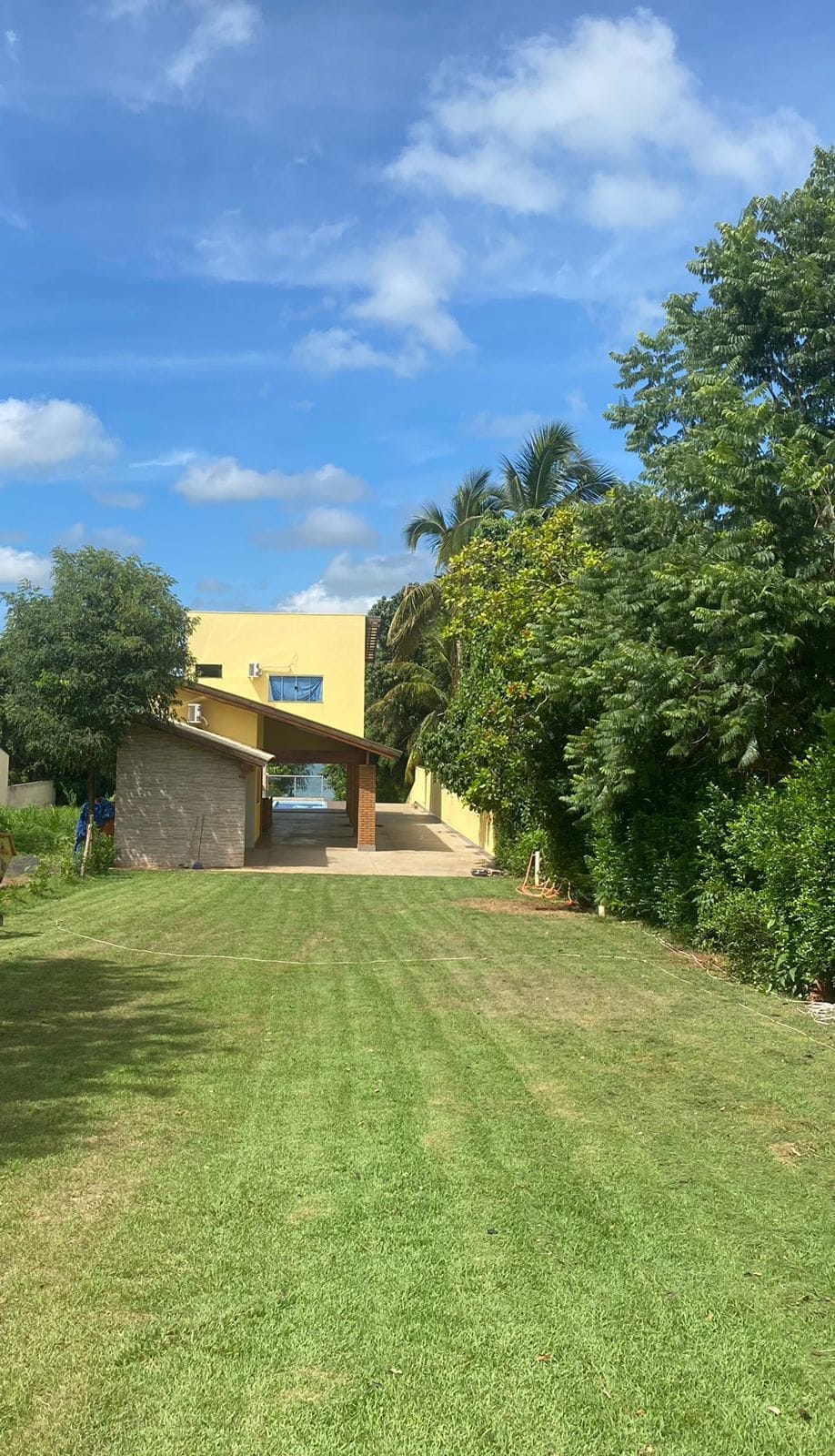 Rancho à beira rio com piscina e muita natureza.