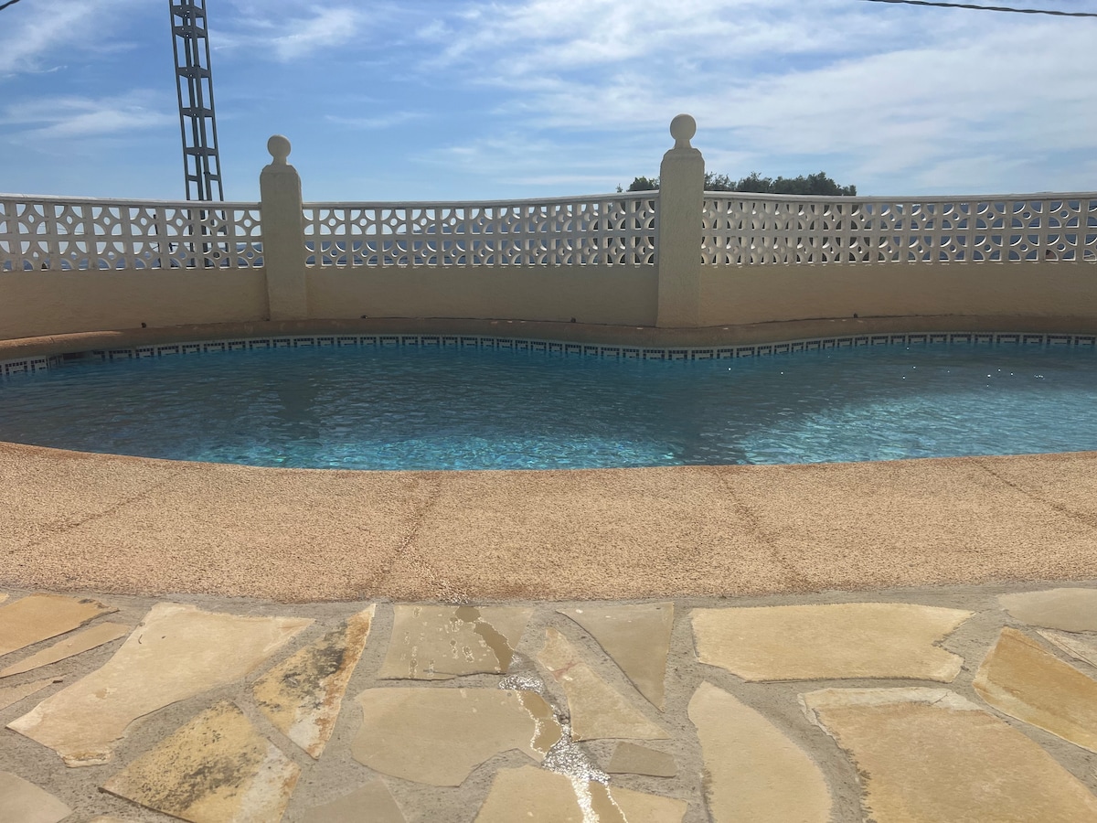 Great views, private pool, three beds