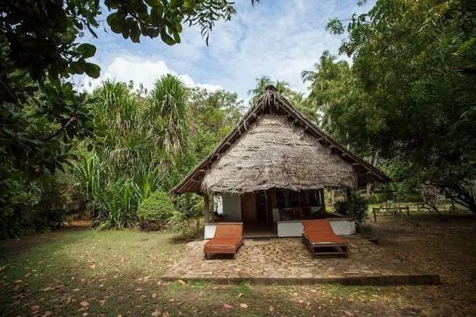 Beachfront Cottage with Kitchen