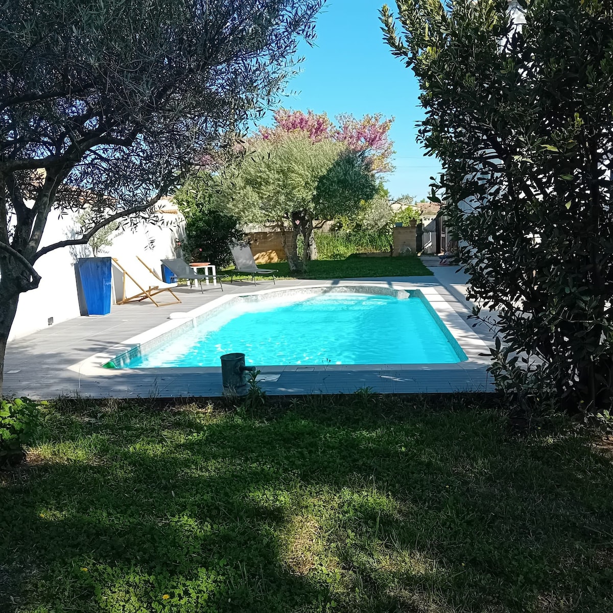 Villa calme avec piscine près du Pont du Gard