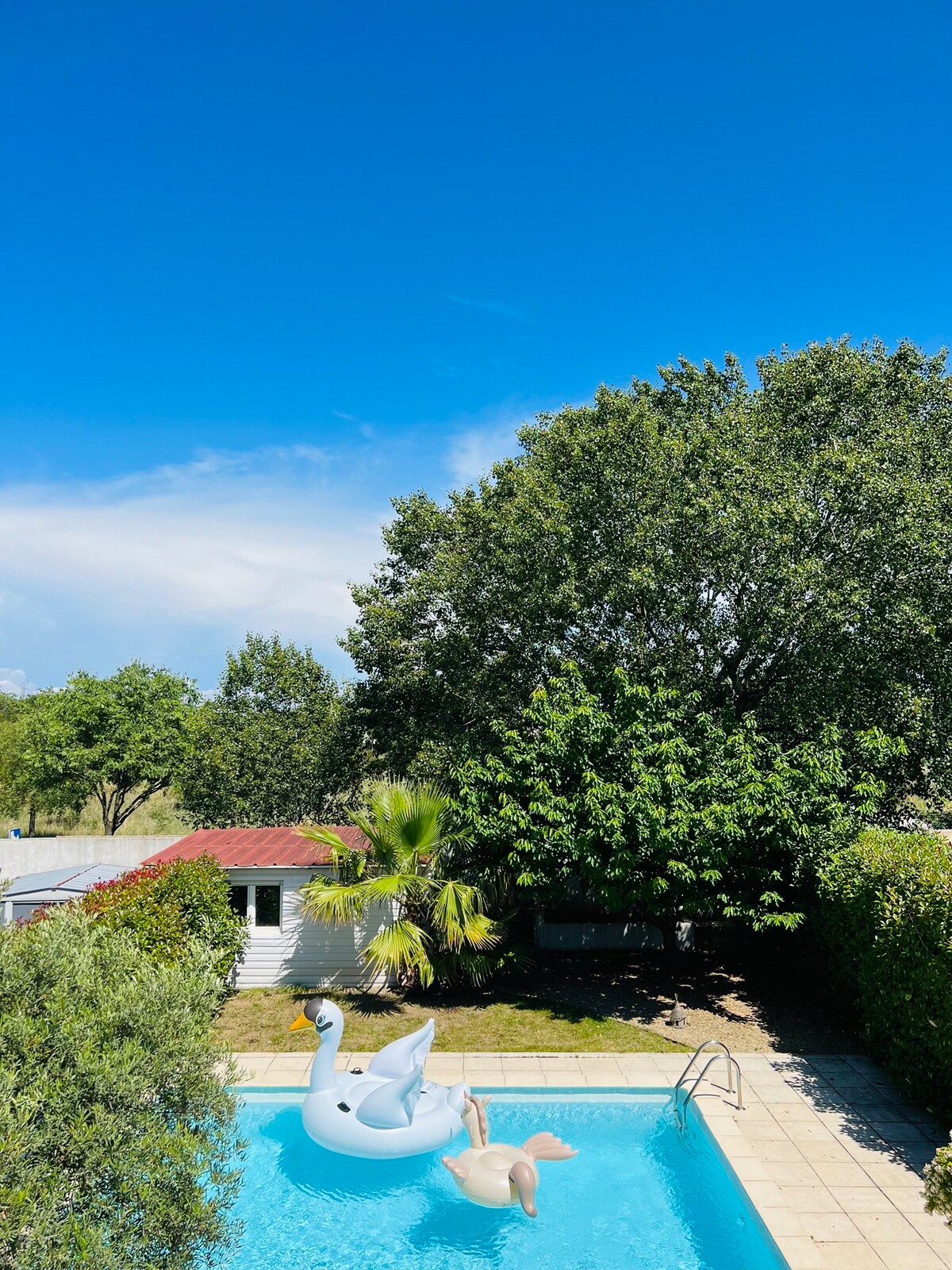 Maison calme climatisée avec piscine