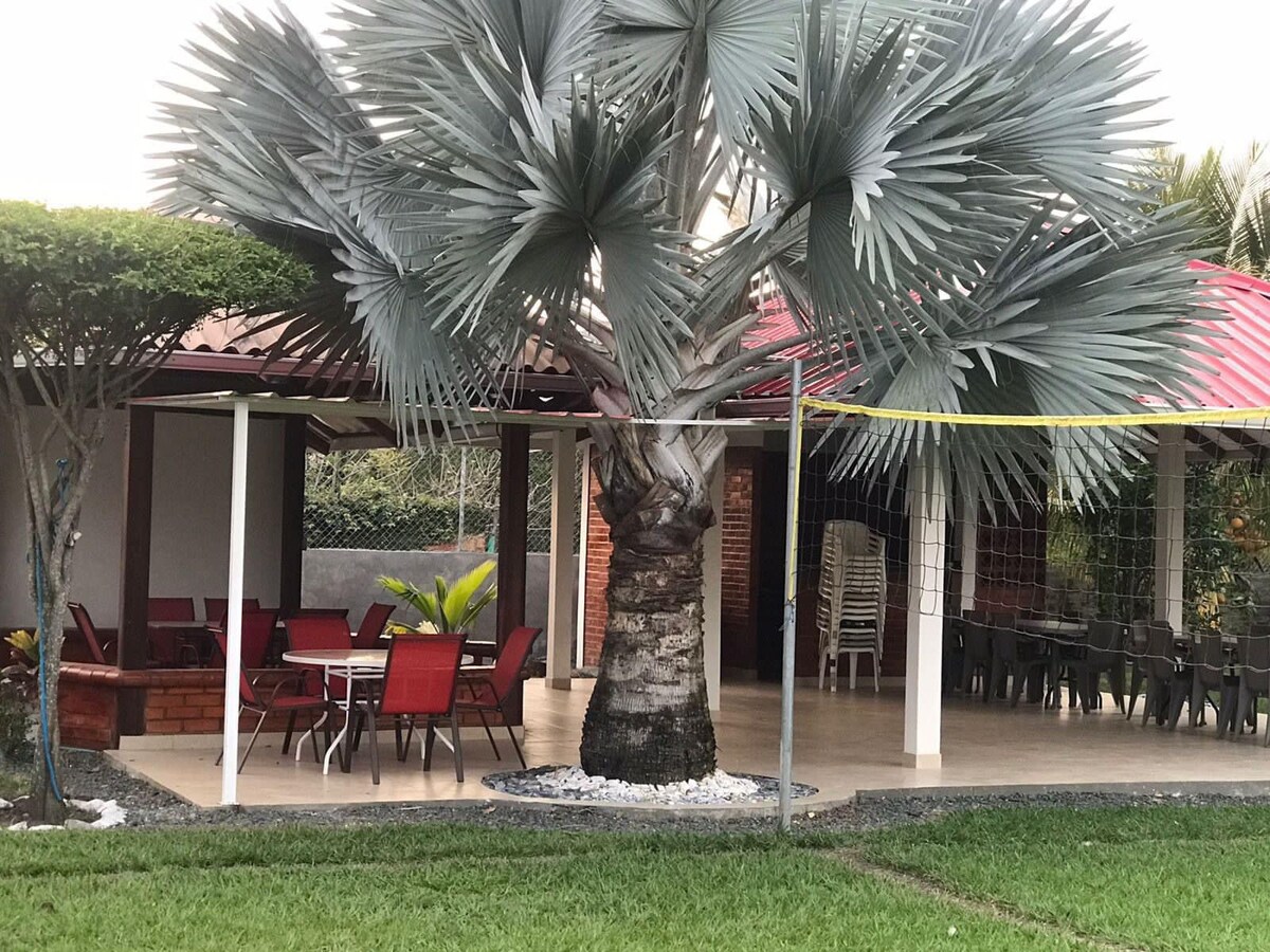 Finca Lujosa con hermosa piscina