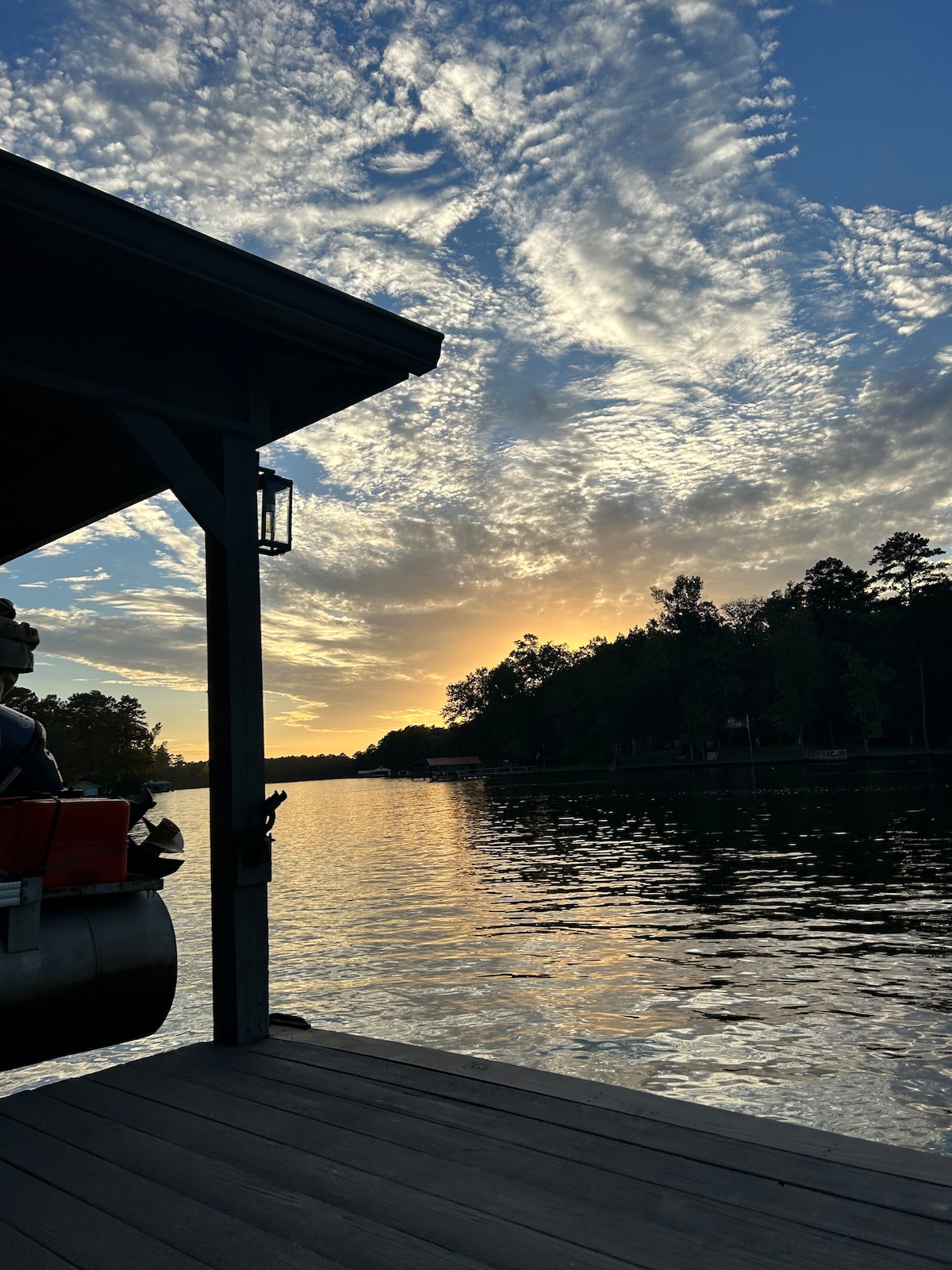 Cozy Lake Cabin on Sunset Cove w/ Fenced In Yard!