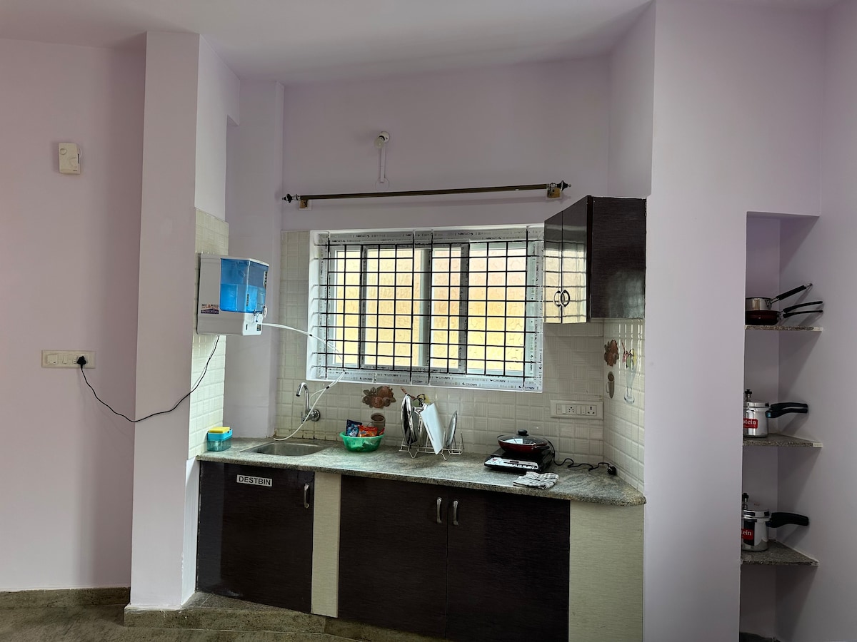 Amazing AC Studio in ECity 1st Floor (busy area)