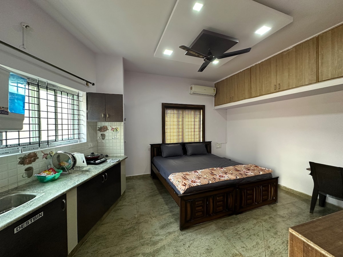 Amazing AC Studio in ECity 1st Floor (busy area)