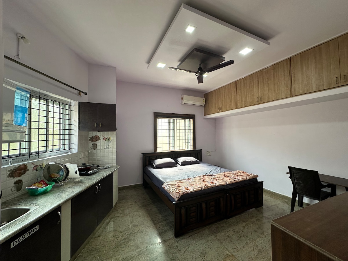 Amazing AC Studio in ECity 1st Floor (busy area)