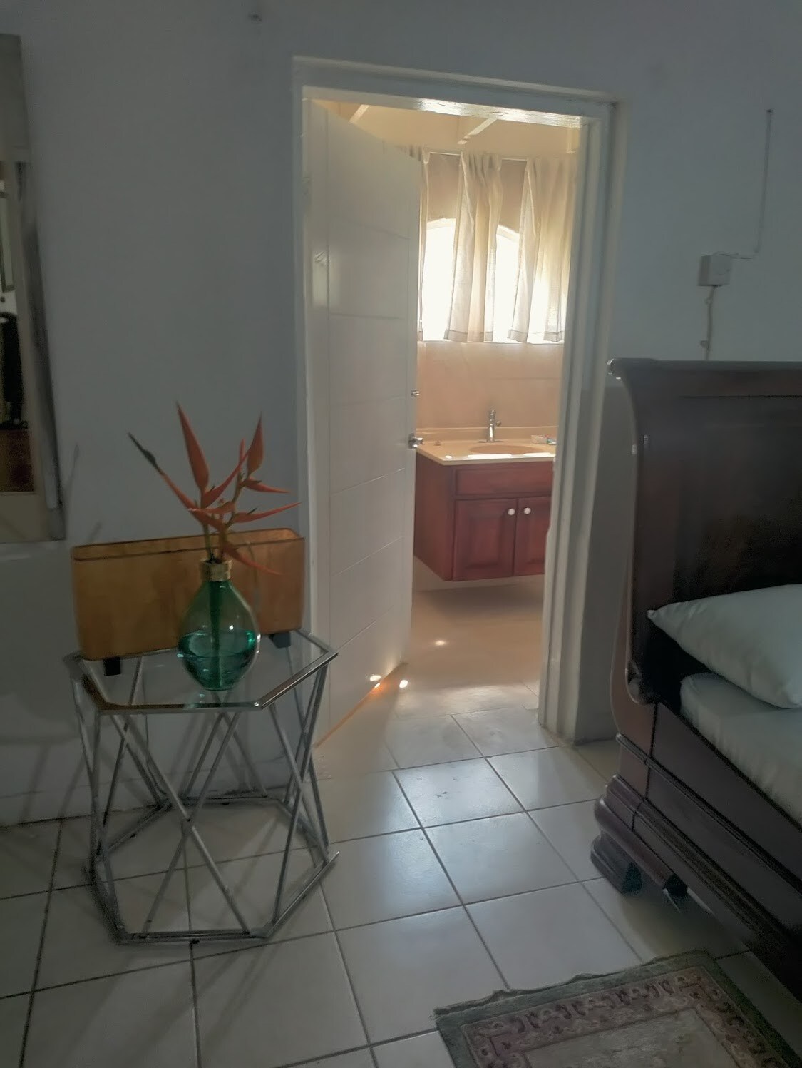 Tandeh1 (stay here) 1 Bedroom w/En-Suite Bathroom