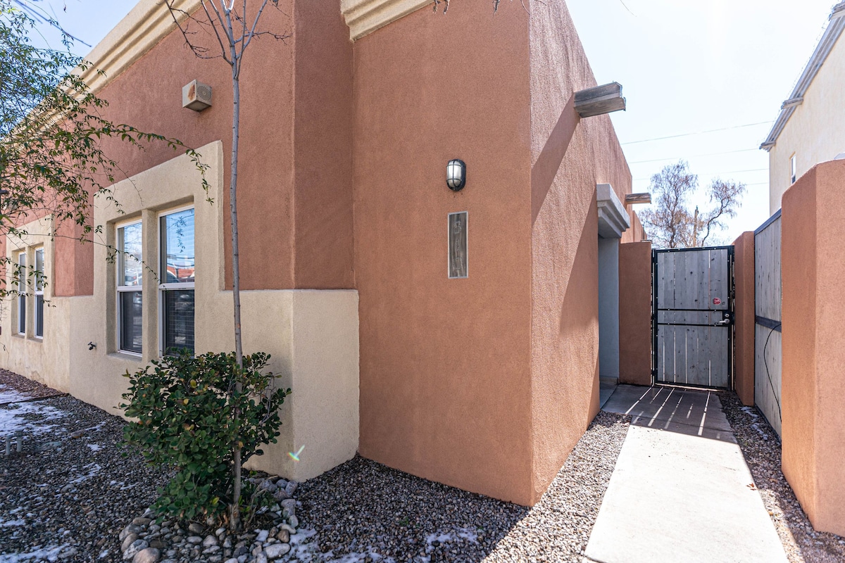 Charming Downtown Retreat in ABQ