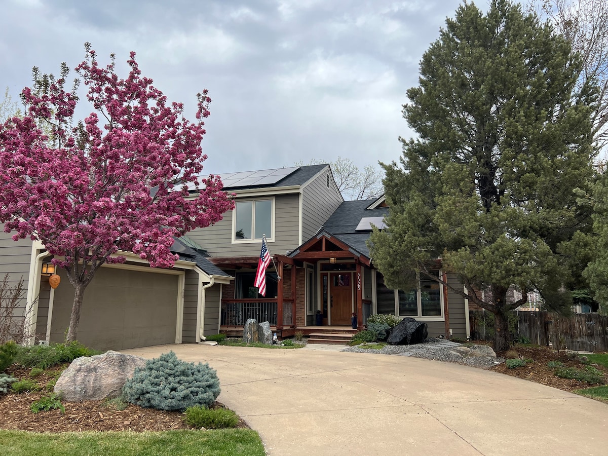 Spacious Luxury Boulder Home