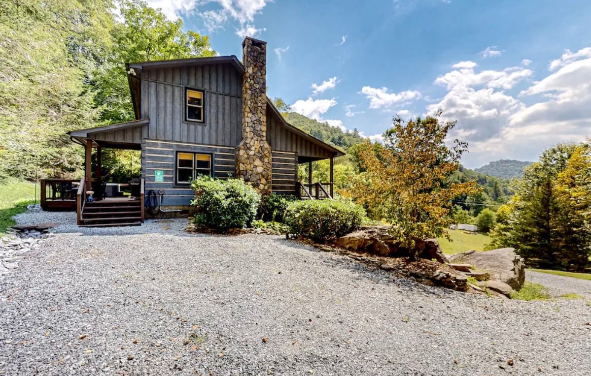 Grandpa John’s Cabin - Hot Tub & Game Room