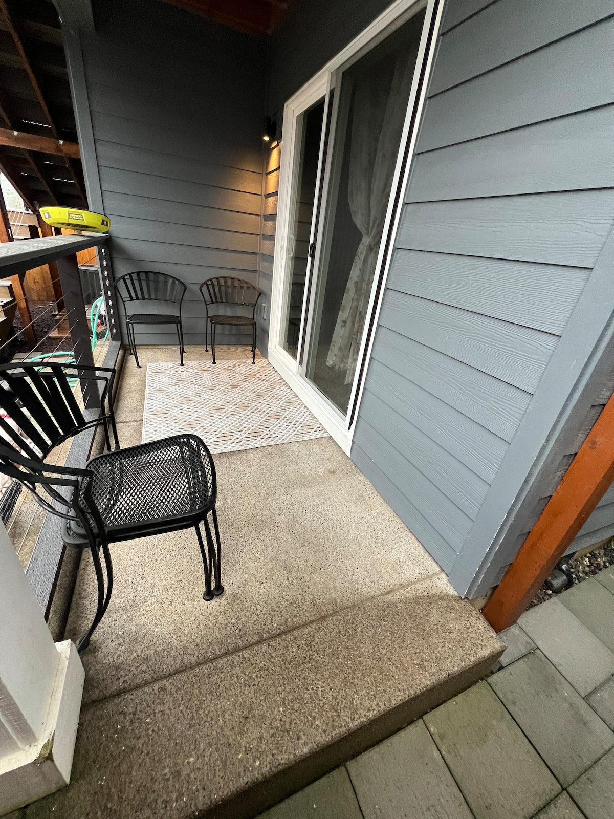 Private and lovely 1 bedroom in Forest Grove