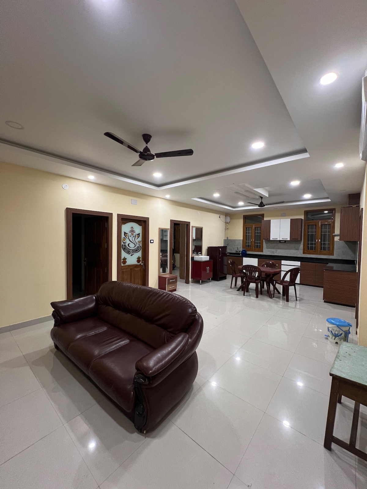 Modern Luxury AC 3 bed- Shrinath Palace Apt #2